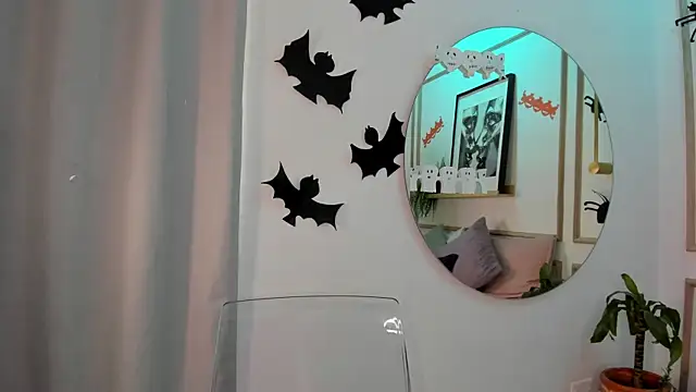 Snapshot of Ashley_Monroe chatting on October 2025 12:15:01 PM Ashley Monroe online show from October 2025 12:15:01 PM