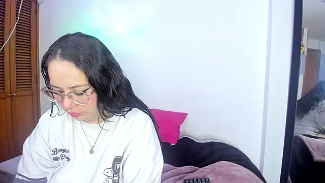 Snapshot of Ashley_Monroe chatting on November 2025 01:43:01 PM Ashley Monroe online show from November 2025 01:43:01 PM