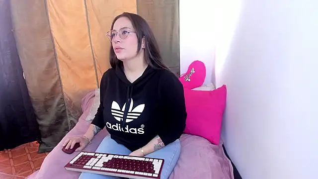 Ashley Monroe online show from April 2026 08:35:01 PM