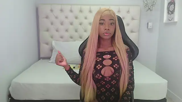 Snapshot of candyy_ebony chatting on October 2025 01:01:02 PM candyy ebony online show from October 2025 01:01:02 PM