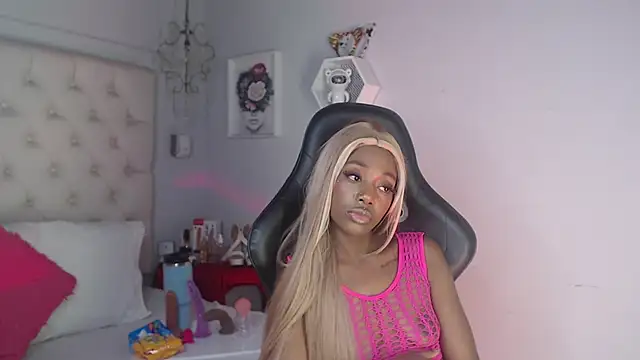 Snapshot of candyy_ebony chatting on November 2025 04:01:02 AM candyy ebony online show from November 2025 04:01:02 AM