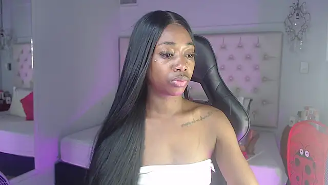 Snapshot of candyy_ebony chatting on December 2025 03:16:01 AM candyy ebony online show from December 2025 03:16:01 AM