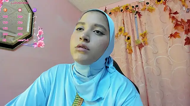 Snapshot of Azahara-Alcazar chatting on October 2025 12:50:02 PM Azahara-Alcazar online show from October 2025 12:50:02 PM