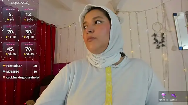 Snapshot of Azahara-Alcazar chatting on October 2025 07:47:02 PM Azahara-Alcazar online show from October 2025 07:47:02 PM