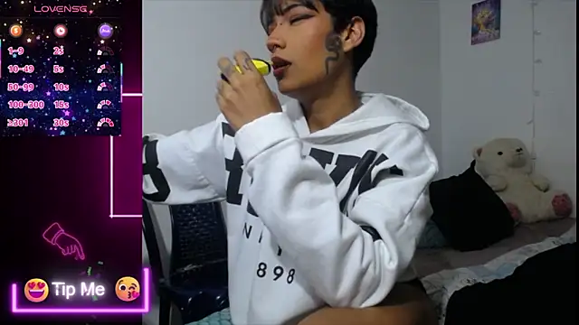 Snapshot of Papi_Mami_Live chatting on December 2025 10:04:01 PM Papi Mami Live online show from December 2025 10:04:01 PM