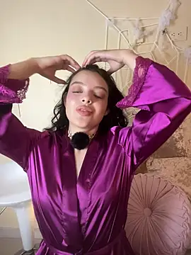 AriaHeavenss online show from November 2025 01:43:02 AM