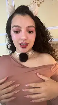 AriaHeavenss online show from November 2025 12:32:02 AM