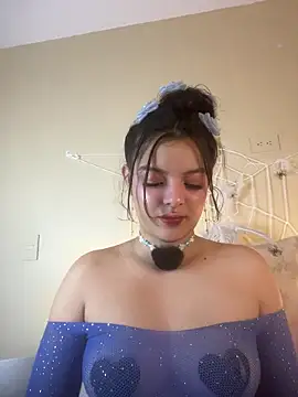 AriaHeavenss online show from October 2025 12:21:02 AM