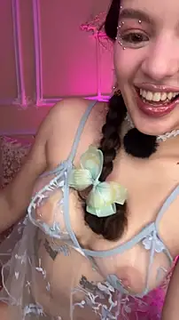 AriaHeavenss online show from November 2025 01:38:01 AM