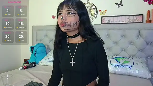 NubesNubladas online show from October 2025 04:11:01 AM