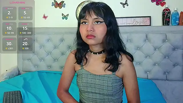 NubesNubladas online show from October 2025 05:17:01 AM