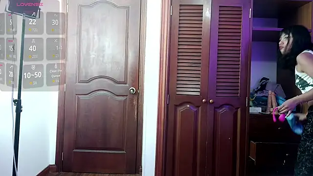 NubesNubladas online show from September 2025 03:45:01 AM