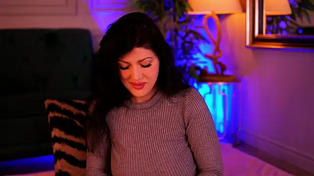 AlenaCapricious online show from November 2025 06:12:01 PM