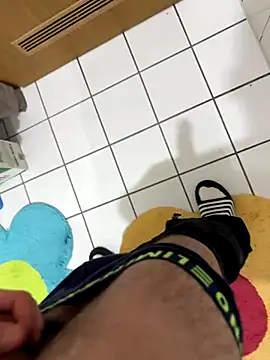 Dicksxd online show from October 2025 06:53:02 PM