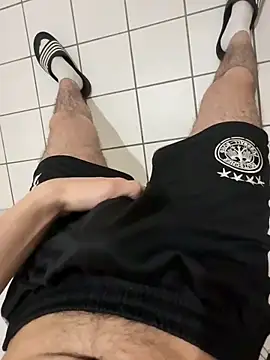 Dicksxd online show from December 2025 03:17:01 PM