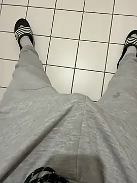 Dicksxd online show from April 2026 03:15:02 PM