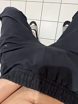 Dicksxd online show from April 2026 09:11:02 PM