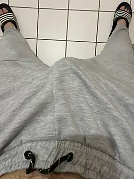 Dicksxd online show from April 2026 09:18:02 PM