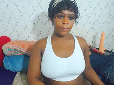 MiniMinaj online show from November 2025 06:44:02 PM