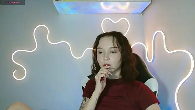 Snapshot of DemiWildcat chatting on October 2025 10:03:02 AM DemiWildcat online show from October 2025 10:03:02 AM