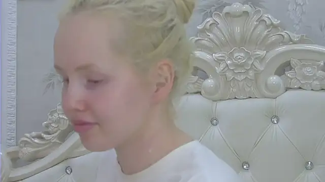 EllieFrosty  online show from May 2026 11:57:02 PM