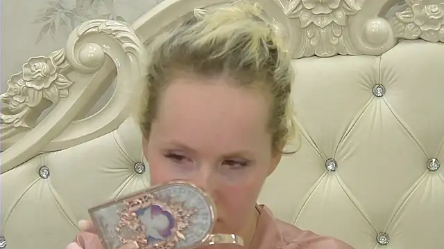 EllieFrosty  online show from October 2025 03:56:02 PM