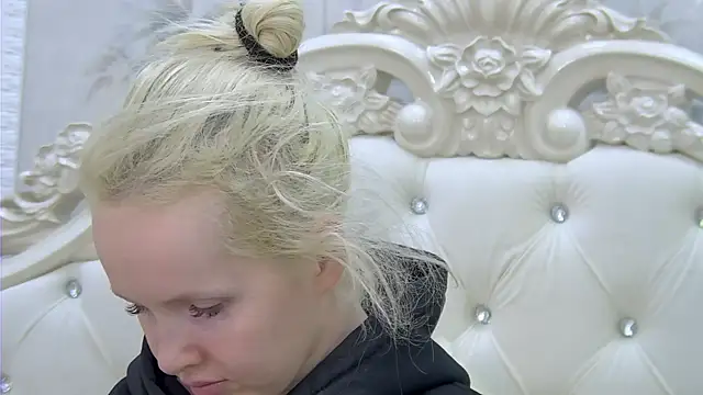 EllieFrosty  online show from November 2025 12:38:01 AM