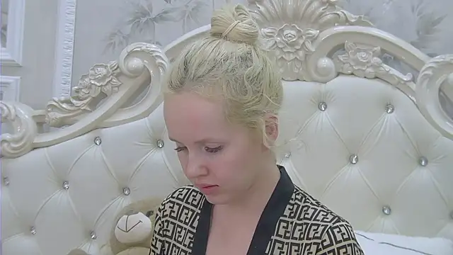 EllieFrosty  online show from November 2025 12:47:02 AM