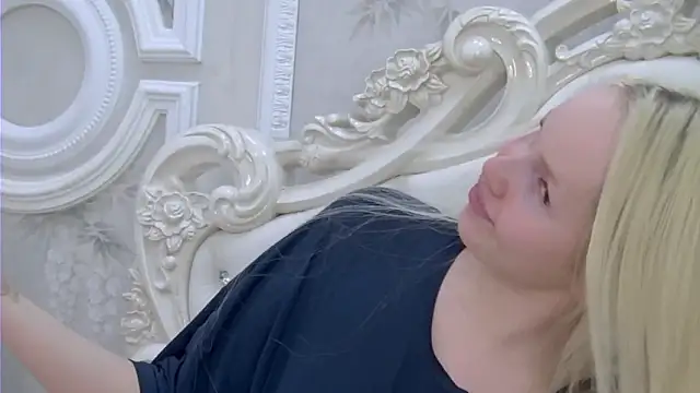 EllieFrosty  online show from March 2026 04:34:02 PM