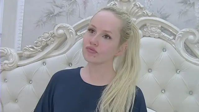 EllieFrosty  online show from March 2026 07:28:01 PM