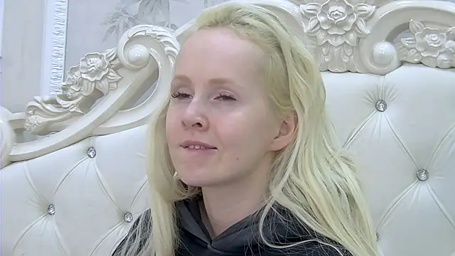 EllieFrosty  online show from November 2025 11:08:02 PM