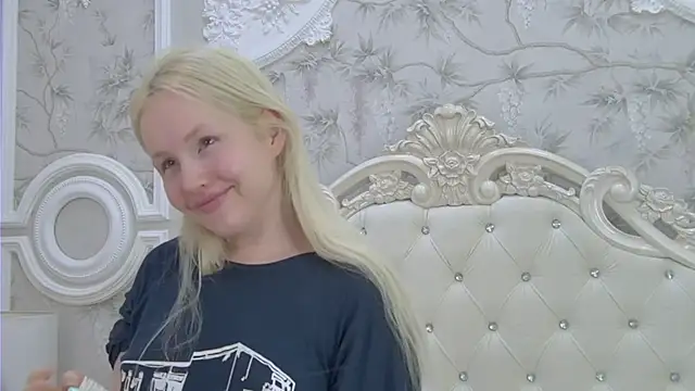 EllieFrosty  online show from May 2026 02:53:01 AM