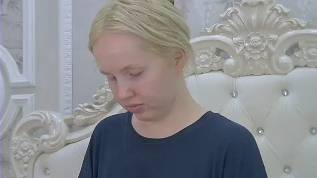 EllieFrosty  online show from May 2026 02:22:01 PM
