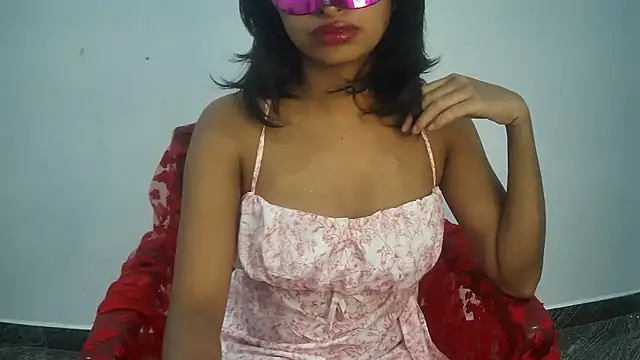 Minu Cam online show from March 2026 05:41:02 PM