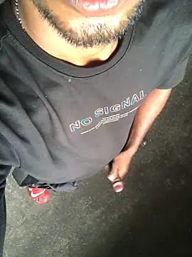 Snapshot of kavi1q1 chatting on October 2025 01:15:01 AM kavi1q1 online show from October 2025 01:15:01 AM