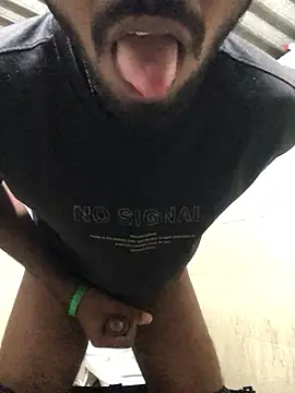 Snapshot of kavi1q1 chatting on January 2026 12:17:01 AM kavi1q1 online show from January 2026 12:17:01 AM