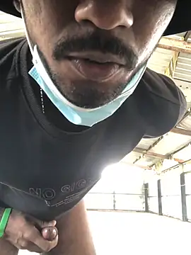 Snapshot of kavi1q1 chatting on November 2025 07:02:01 AM kavi1q1 online show from November 2025 07:02:01 AM