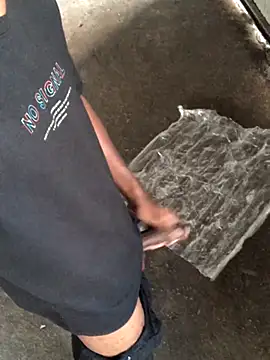 Snapshot of kavi1q1 chatting on October 2025 12:51:02 AM kavi1q1 online show from October 2025 12:51:02 AM