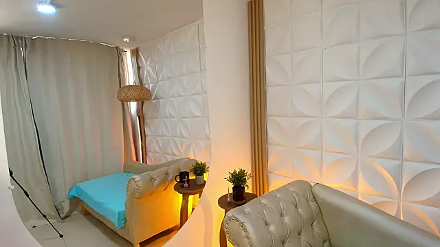 Lily rousee  online show from November 2025 01:04:01 PM