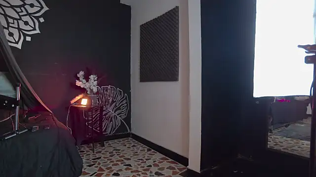 Snapshot of Maylu_Fox chatting on November 2025 12:32:01 PM Maylu Fox online show from November 2025 12:32:01 PM