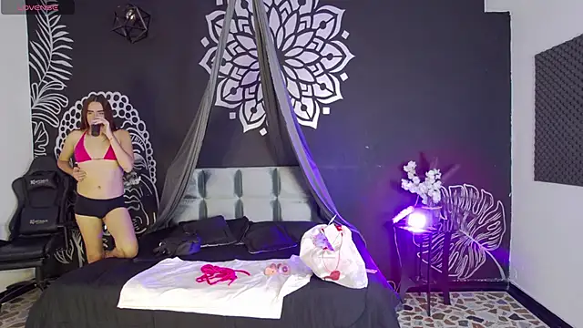 Snapshot of Maylu_Fox chatting on November 2025 12:31:01 PM Maylu Fox online show from November 2025 12:31:01 PM