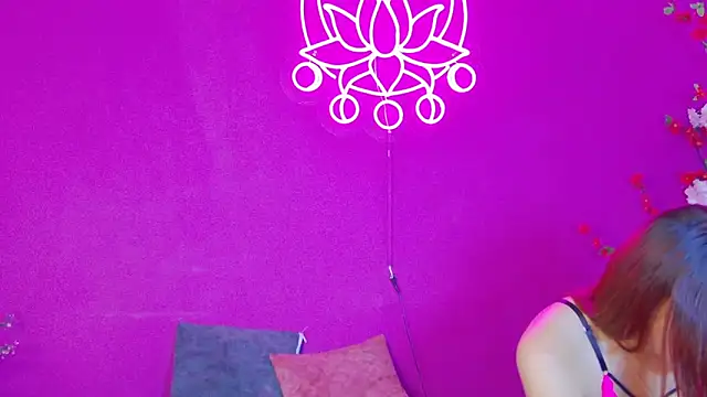 Snapshot of Maylu_Fox chatting on November 2025 12:42:02 PM Maylu Fox online show from November 2025 12:42:02 PM