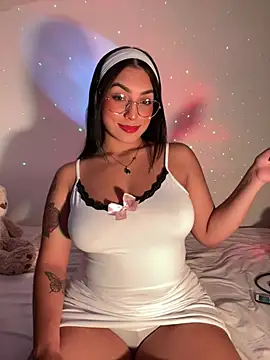 Snapshot of Linda_Saenz_ chatting on July 2026 05:19:02 AM Linda Saenz online show from July 2026 05:19:02 AM