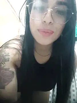 Linda Saenz  online show from September 2025 03:23:02 AM