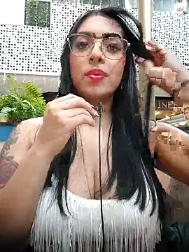 Snapshot of Linda_Saenz_ chatting on November 2025 08:41:02 PM Linda Saenz online show from November 2025 08:41:02 PM