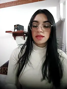 Snapshot of Linda_Saenz_ chatting on November 2025 10:36:01 PM Linda Saenz online show from November 2025 10:36:01 PM