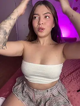 Snapshot of Lovelle_velvet chatting on October 2025 12:11:01 AM Lovelle velvet online show from October 2025 12:11:01 AM