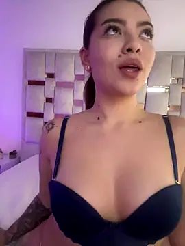 Snapshot of Lovelle_velvet chatting on September 2025 08:20:02 PM Lovelle velvet online show from September 2025 08:20:02 PM