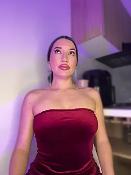 Bella-taylorr online show from April 2026 04:47:01 AM