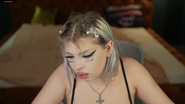 Yuki sun online show from October 2025 07:22:02 PM